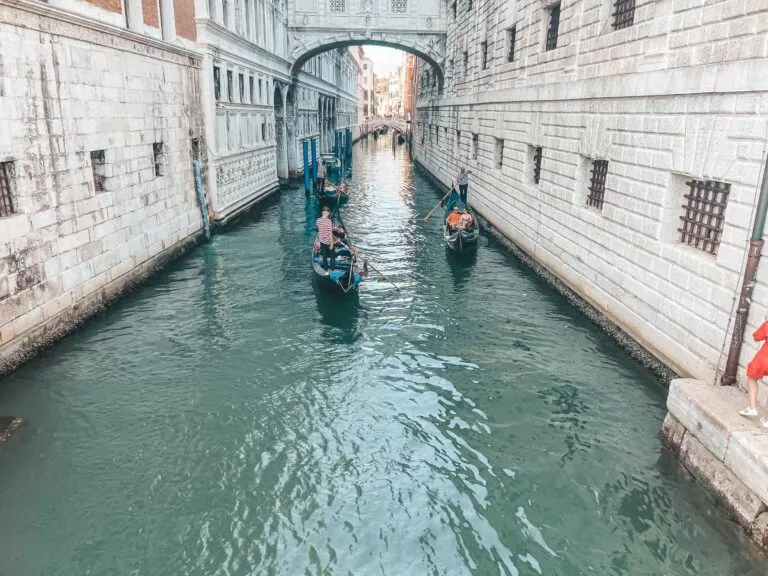 Tajemnice Urokliwej Wenecji Kamperem. Odkryj z&nbsp;nami Kanały, Ulice i&nbsp;Weneckie Maski!